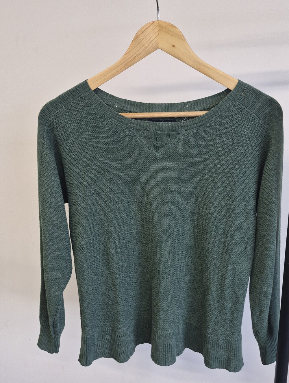 Women’s American Eagle Forest Green Crewneck Sweater